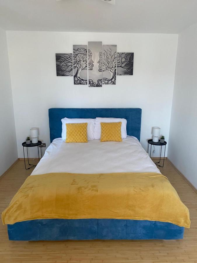 Pav- Nihil Sine Deo Apartamento Hunedoara Exterior foto